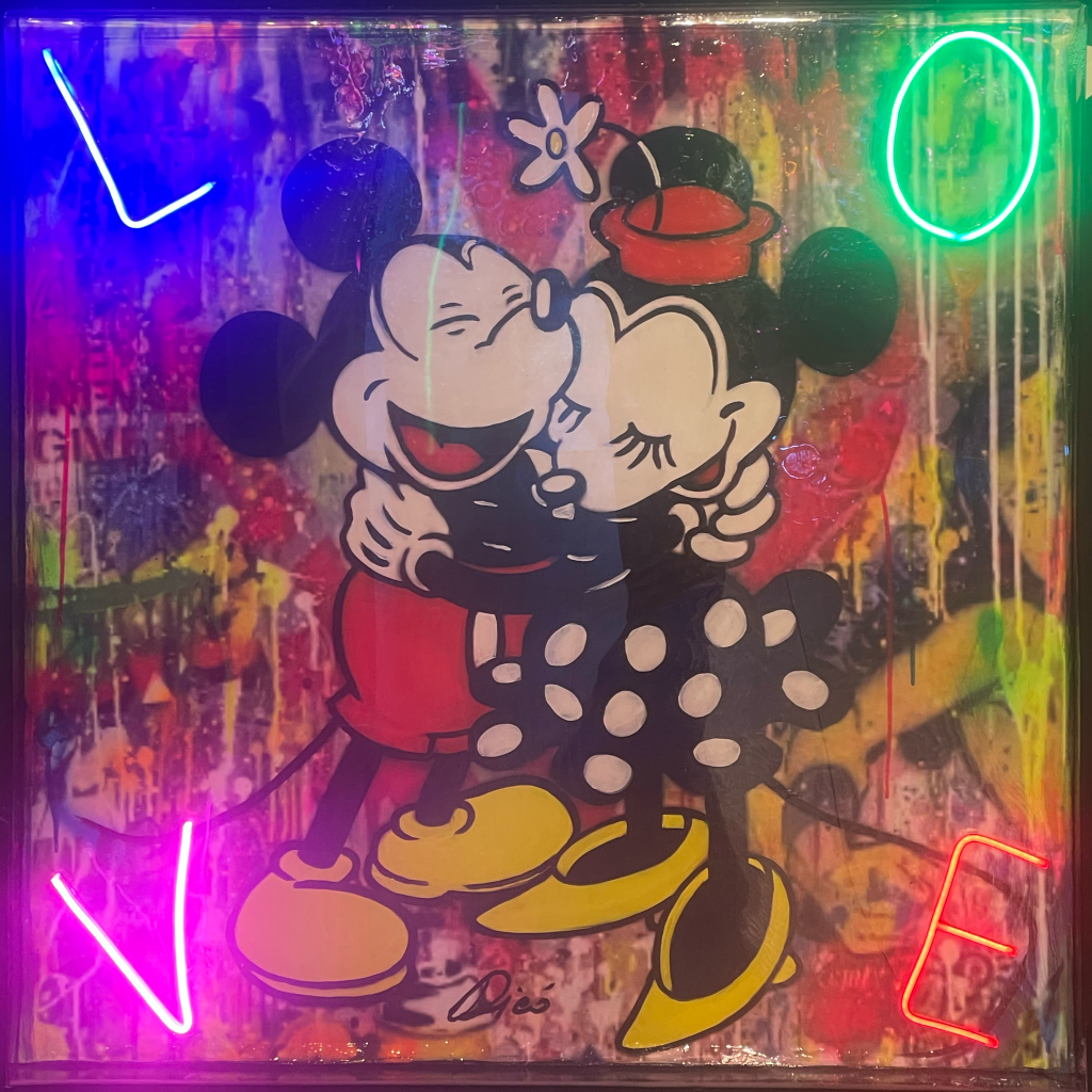 Mickey & Minnie