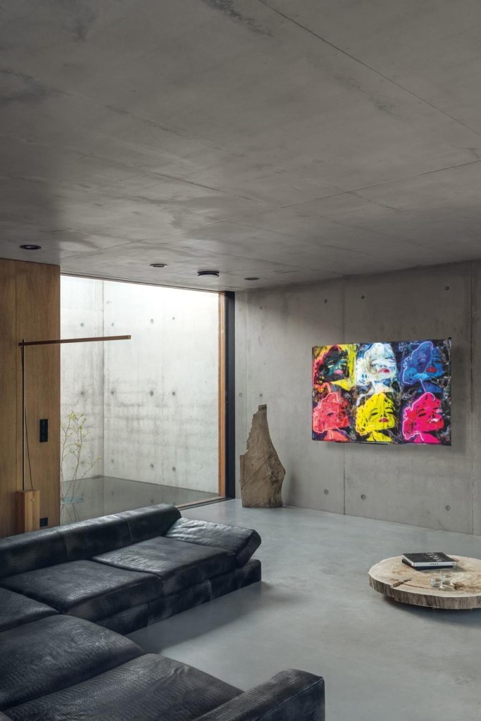 ef4cea32-822c-4aa6-814a-30f54f9ea16f-2-1